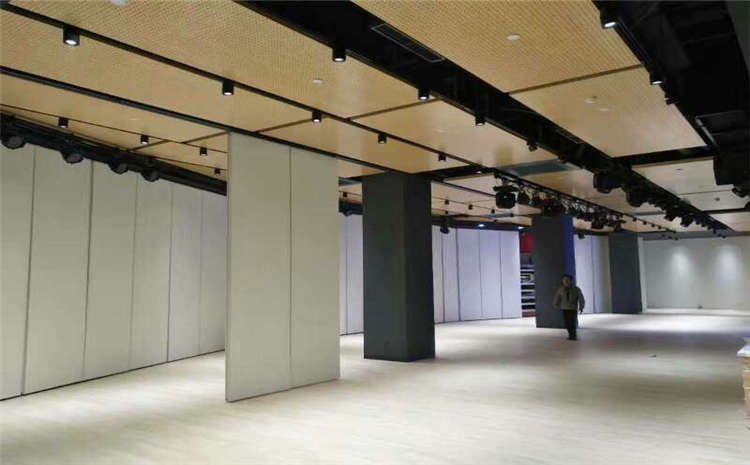 硬木企口籃球場實木地板怎么翻新