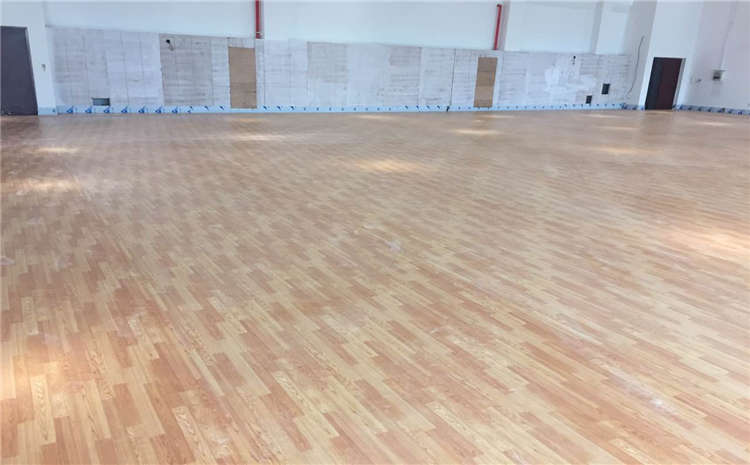 俄勒岡松體育館木地板主輔龍骨結(jié)構(gòu)