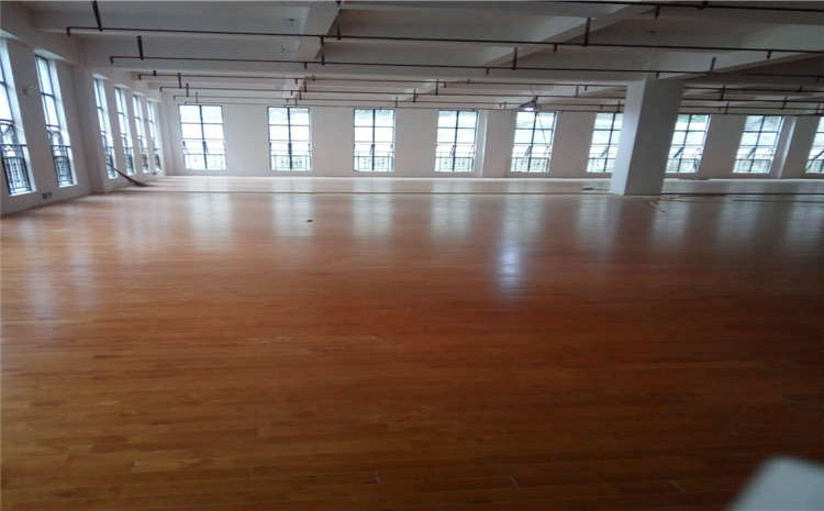 柞木舞臺(tái)運(yùn)動(dòng)木地板報(bào)價(jià)