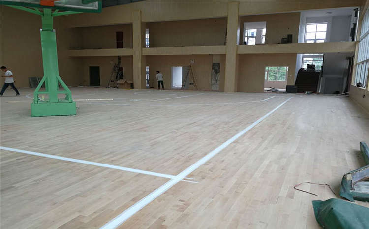 楓樺木實(shí)木運(yùn)動地板報(bào)價(jià)