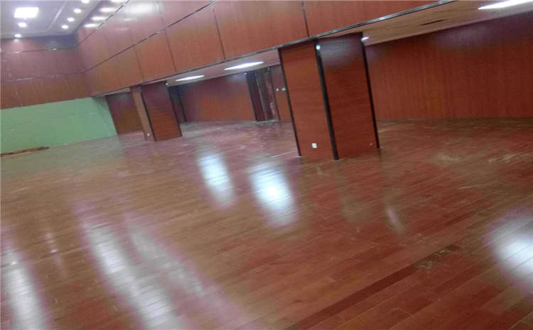 劇院舞臺鋪裝什么材料？