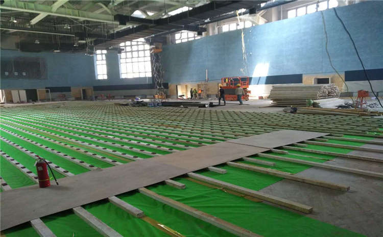 22厚籃球場木地板造價是的多少？