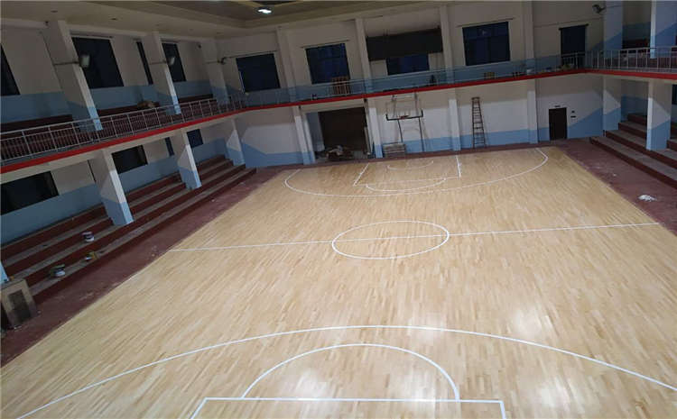 松木木地板籃球館怎么維修?