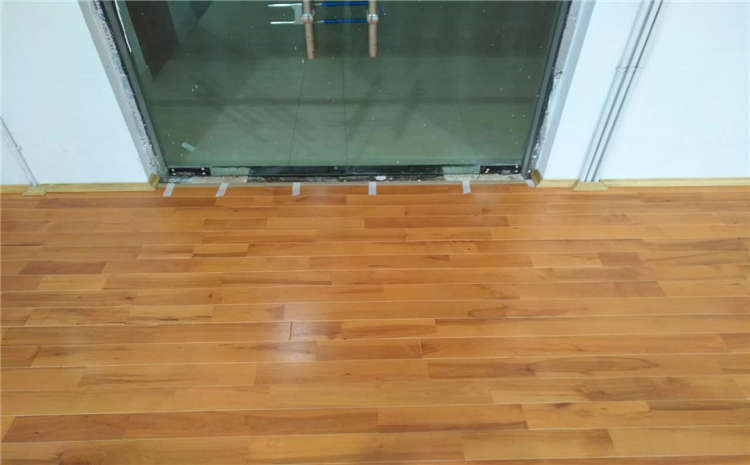 24mm厚實(shí)木運(yùn)動(dòng)地板造價(jià)