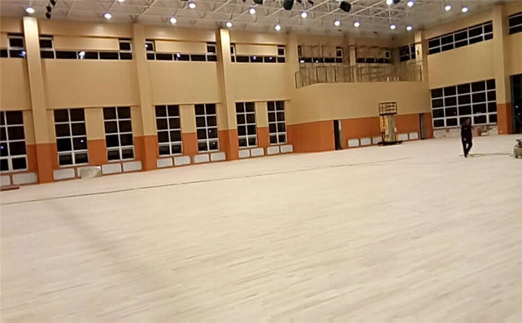 22厚舞臺(tái)木地板哪個(gè)牌子好?