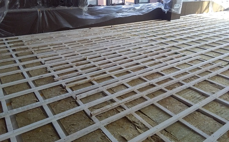 學校排球館木地板怎么保養？