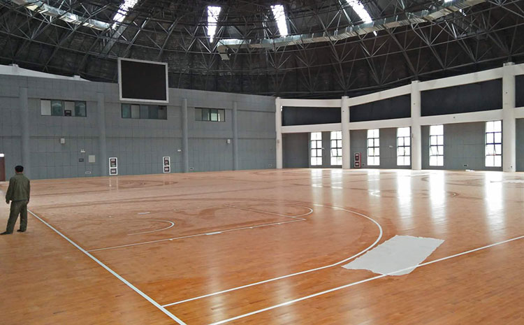 學(xué)校舞臺實(shí)木地板怎么翻新?