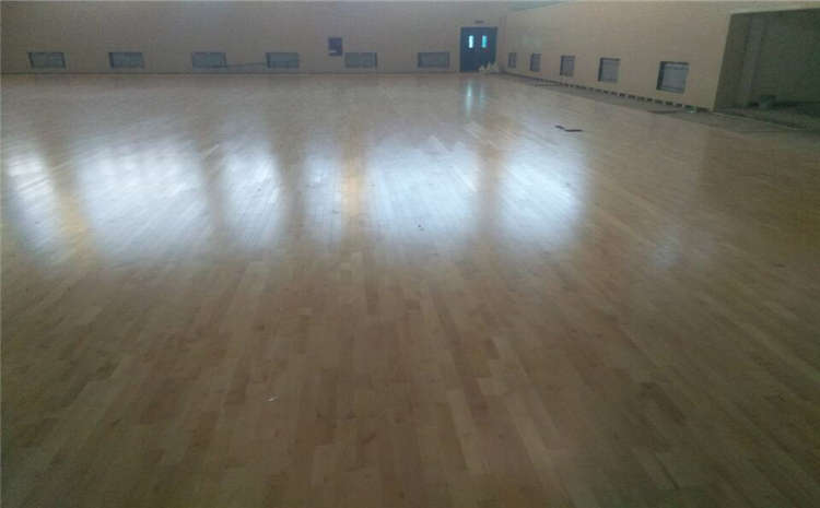 20厚羽毛球館木地板生產(chǎn)廠家