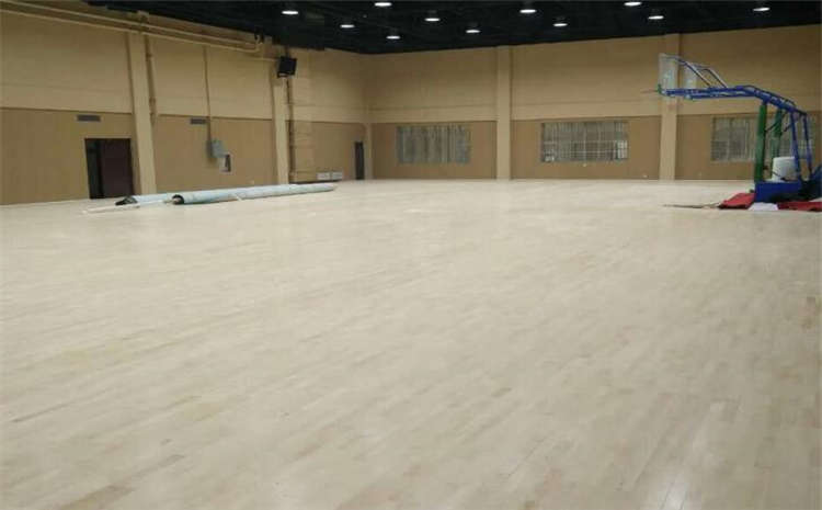 五角楓籃球場實木地板單層龍骨結構