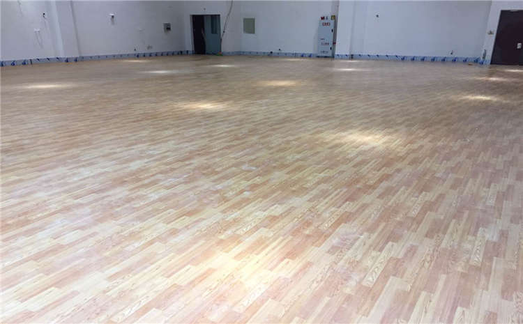 24厚風(fēng)雨操場地板一平米價(jià)格