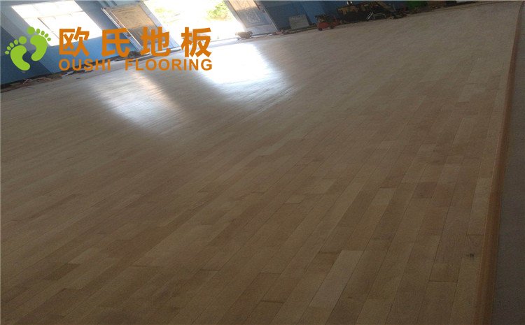 福建龍巖上杭縣瑞祥衹業公司羽毛球館木地板圖片