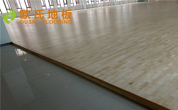 北京順義區趙全營鎮天順小學籃球館木地板圖片
