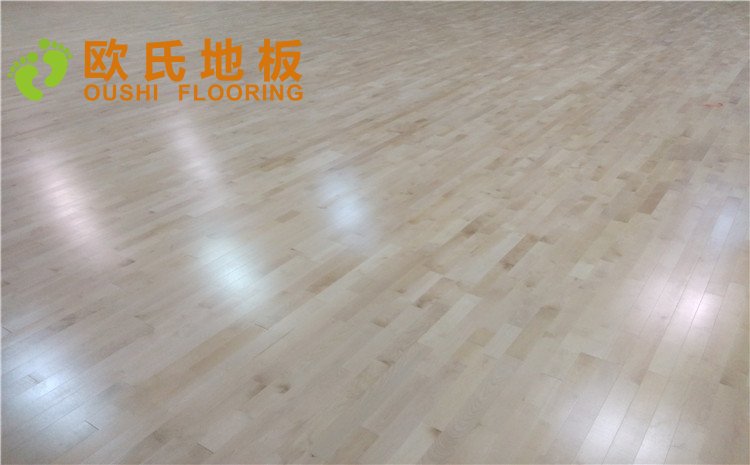 廣西省南寧市**大道111號(hào)羽毛球館木地板