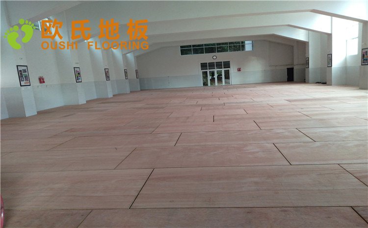 云南省紅河州個舊市綠春小學(xué)體育館木地板項目——?dú)W氏實木運(yùn)動地板