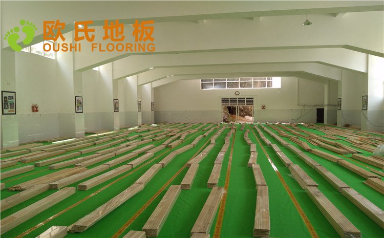 云南省紅河州個舊市綠春小學(xué)體育館木地板項目——?dú)W氏實木運(yùn)動地板