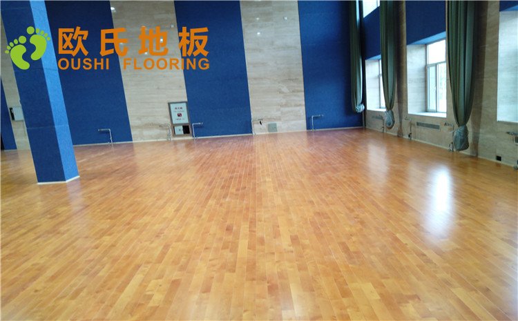 內(nèi)蒙古赤峰市**稅務(wù)總局職工活動(dòng)中心木地板項(xiàng)目—?dú)W氏實(shí)木運(yùn)動(dòng)地板