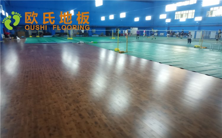 烏魯木齊北京北路東風(fēng)花苑小區(qū)個人羽毛球館木地板項目—歐氏實木運動地板